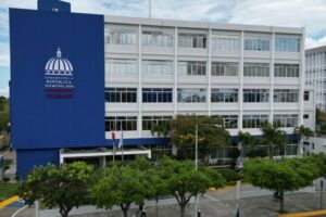 Ministerio de Trabajo levanta suspensión laboral en seis provincias y mantiene medida en el sur del país
