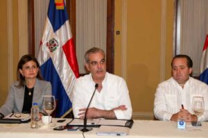 Presidente Abinader dispone suspensión de la docencia y las labores en los sectores público y privado por 48 horas en el Gran Santo y litoral Sur por tormenta Melissa