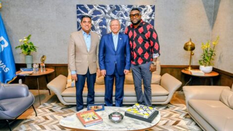 Leonardo Aguilera se reúne con David Ortiz y Kelvin Cruz; Banreservas reafirma su compromiso con el deporte dominicano