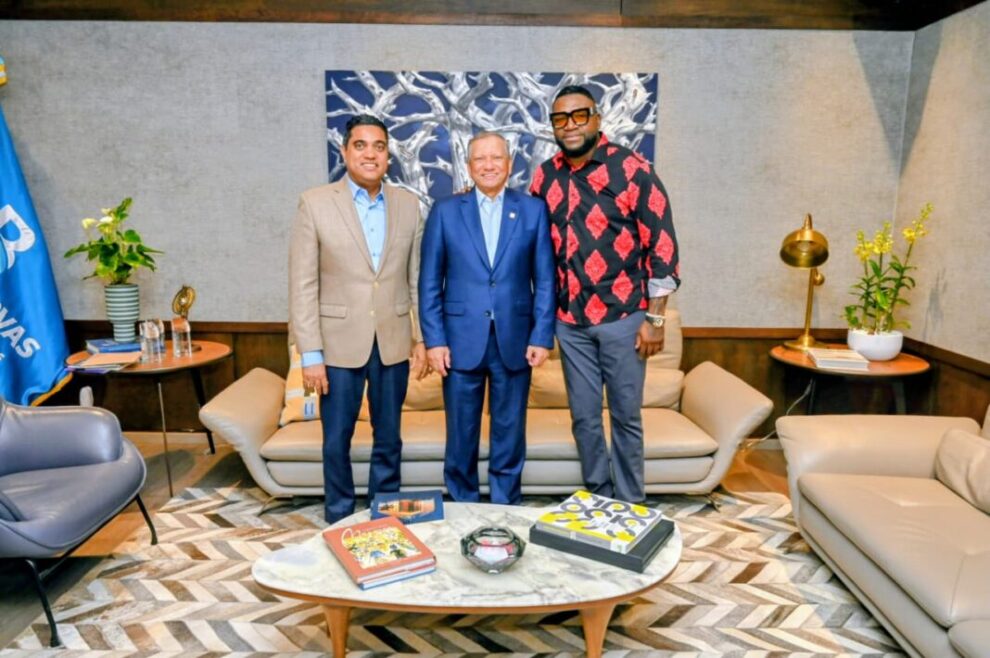 Leonardo Aguilera se reúne con David Ortiz y Kelvin Cruz; Banreservas reafirma su compromiso con el deporte dominicano