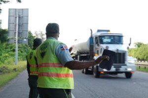 DIGESETT refuerza seguridad vial durante el fin de semana largo