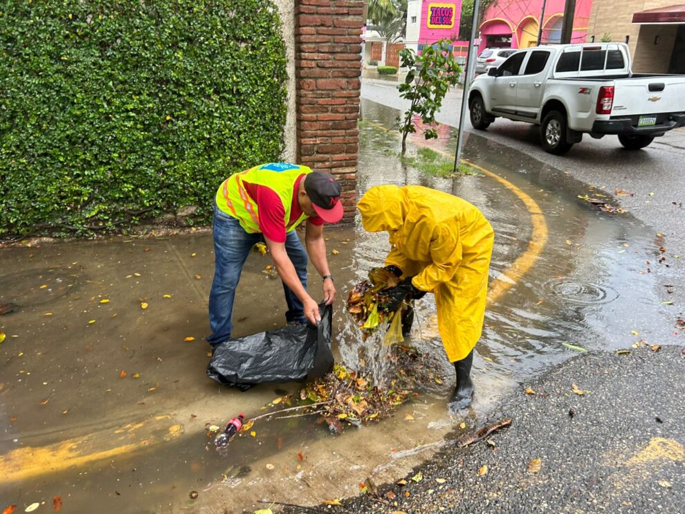 Alcaldía del DN mantiene labores preventivas para mitigar efectos onda tropical y vaguada
