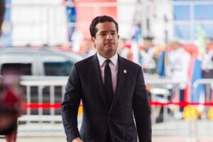 Omar Fernández responde a críticas y reitera su defensa de la indexación salarial al impuesto sobre la renta