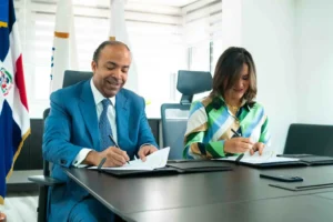 Firman acuerdo para llevar agua y saneamiento sostenibles a comunidad de Azua