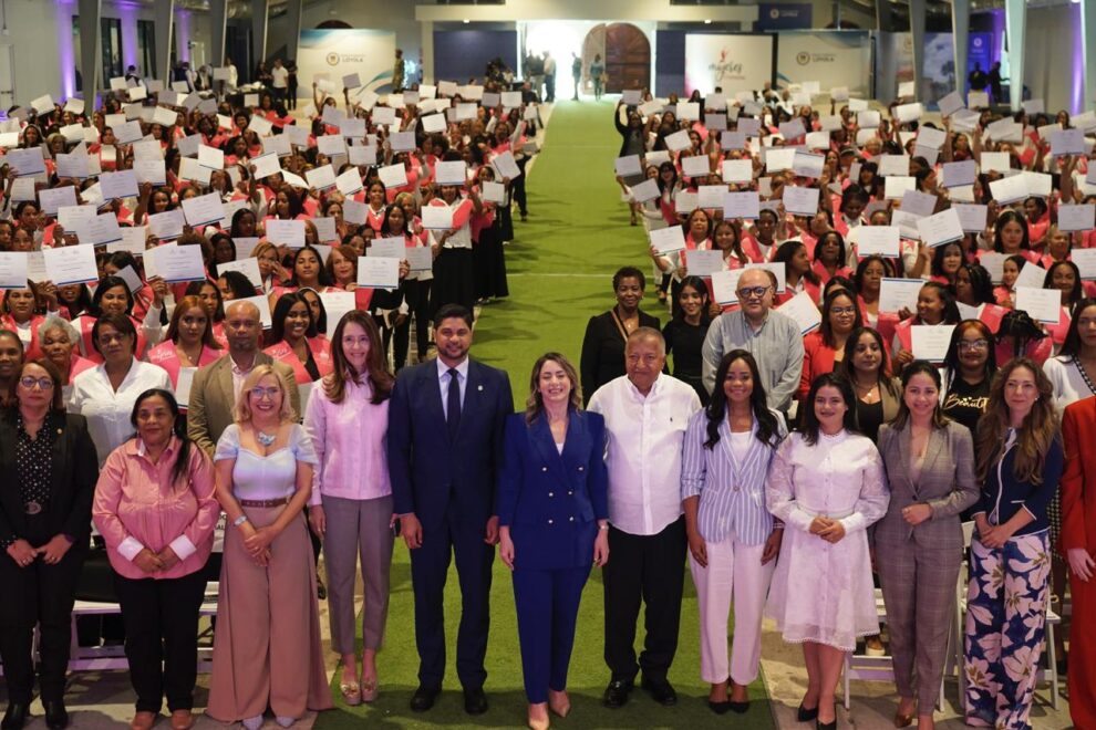 Dirección de Desarrollo Social Supérate gradúa 932 “Mujeres SUPEREmprendedoras”
