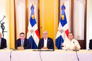 Abinader se reúne con empresarios para frenar alza de precios ante crisis internacional