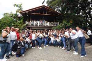 Carolina recibe masivo respaldo de las mujeres en las estructuras del PRM
