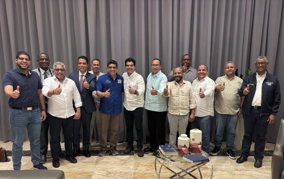 José Amador: “El acuerdo entre Dío Astacio y Wellington Arnaud solo proyecta beneficio para Arnaud; la figura de Dío posee un mayor nivel de popularidad que la de Wellington.”