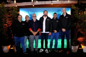 Luis Miñoso destaca y agradece apoyo de la prensa deportiva en lanzamiento de “Dinastía Deportiva”
