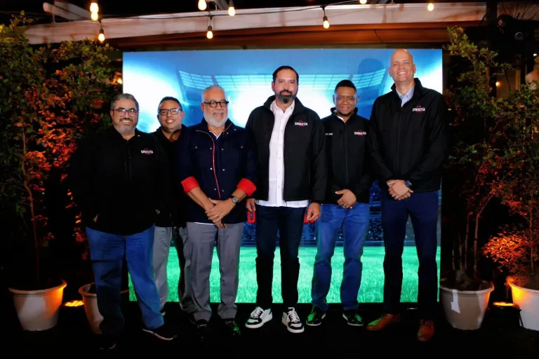 Luis Miñoso destaca y agradece apoyo de la prensa deportiva en lanzamiento de “Dinastía Deportiva”