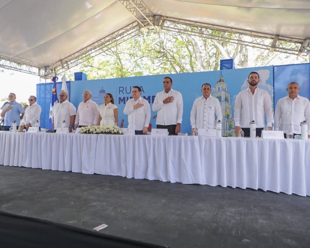 Director de Promipyme, Fabricio Gómez Mazara, acompañó al ministro Eduardo Sanz Lovatón en Ruta Mipyme celebrada en Moca