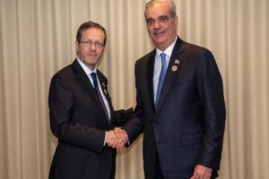 Abinader se reúne con presidente de Israel y subsecretario de Estado de EE. UU. en Costa Rica