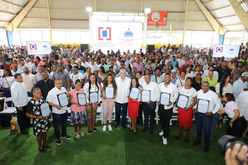 Presidente Abinader entregará títulos de propiedad, tres techados escolares y remozamiento de club Los Cachorros este domingo en el Gran Santo Domingo