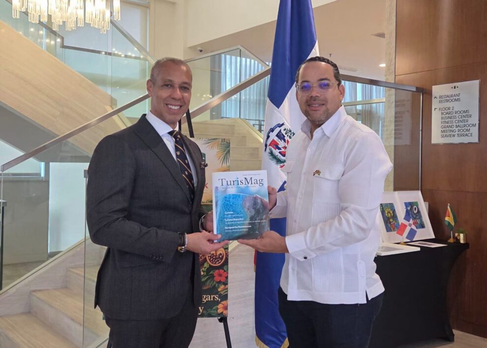 REVISTA TURISMAG PROMUEVE EL LARIMAR Y TURISMO DOMINICANO EN GUYANA