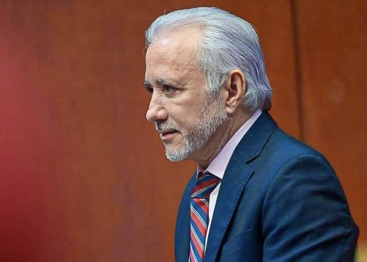 "Antonio Taveras dice que la gente votó por él; en un acto de malagradecimiento, a él se le olvidó que llegó al Senado gracias al respaldo del PRM y al liderazgo de Luis Abinader" , afirmó José Amador.