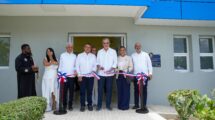 Presidente Abinader entrega remozamiento general y moderna área de Emergencia del hospital municipal de Cevicos