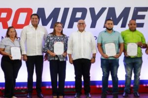 Promipyme entrega RD$100 millones en financiamiento a 400 microempresarios de Río San Juan