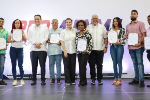 Promipyme y el MICM entregan RD$160 millones en créditos a microempresarios del Distrito Nacional