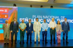 Turismo y RD Vial lanzan plan nacional de señalética turística