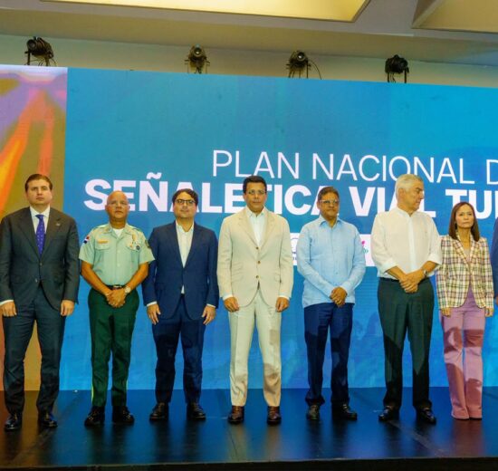 Turismo y RD Vial lanzan plan nacional de señalética turística