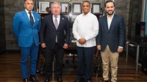 Mérido Torres recibe visita del embajador de Italia y aborda avances para fortalecer la aviación general