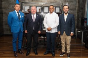 Mérido Torres recibe visita del embajador de Italia y aborda avances para fortalecer la aviación general