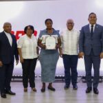 El Gobierno, a través de PROMIPYME, entrega RD$72 millones en créditos a 350 emprendedores de Barahona