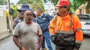 Dio Astacio dispone brigadas de limpieza y llama a la población a protegerse ante las lluvias