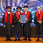 Presidente Abinader encabeza graduación de la octava promoción de la Maestría en Derecho Administrativo y Gestión Municipal, dedicada a su padre, José Rafael Abinader Wasaf